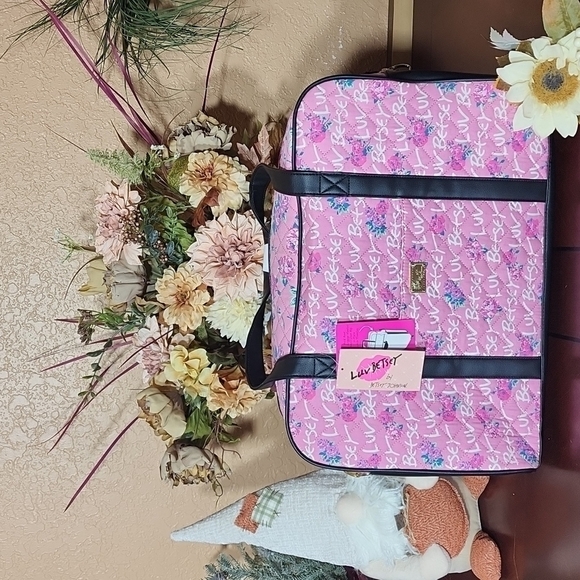 Betsey Johnson Handbags - NWT LUV BETSEY JOHNSON WEEKENDER
